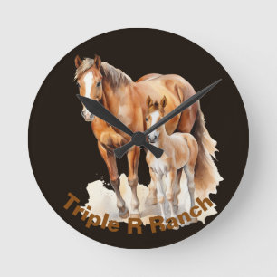 Horloge Ronde Cheval et bébé de ferme personnalisé. Les amateurs