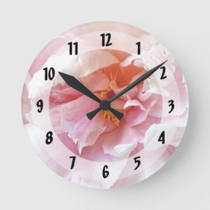 Horloge Ronde Closeup des pivoines roses pâles
