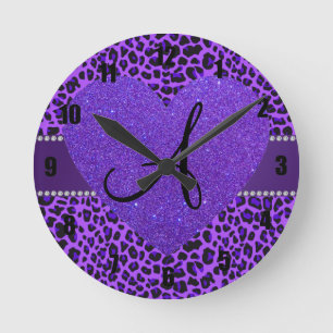 Horloge Ronde Coeur pourpre de léopard de monogramme