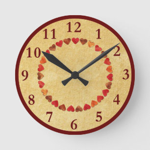 Horloge Ronde Coeurs Feuilles D'Automne Sur Ancien Papier Horlog