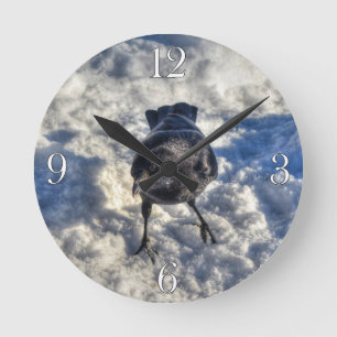 Horloge Ronde Corbeau corbeau noir dans la photo de neige