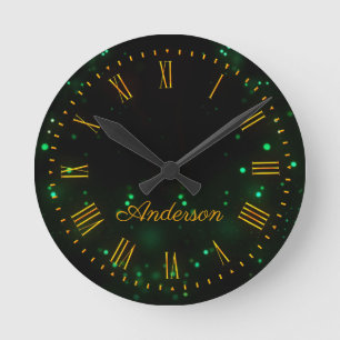 Horloge Ronde Custom Family Nom Green Bokeh Lights Elegant