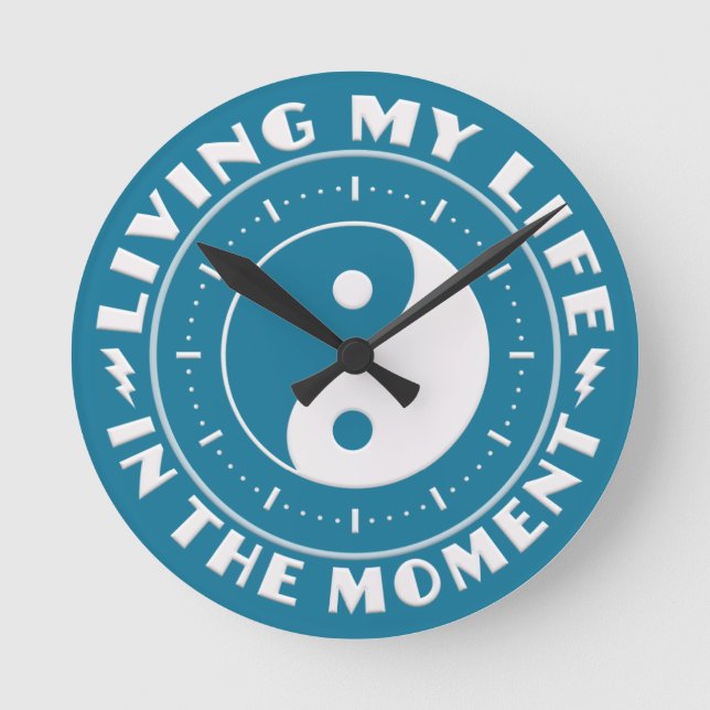HORLOGE RONDE DANS LES CLOCKS DU MOMENT (Recto)