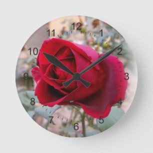 Horloge Ronde dernière rose rouge