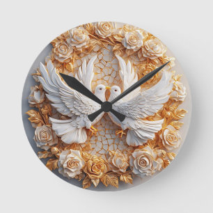 Horloge Ronde Deux colombes blanches parmi un motif floral