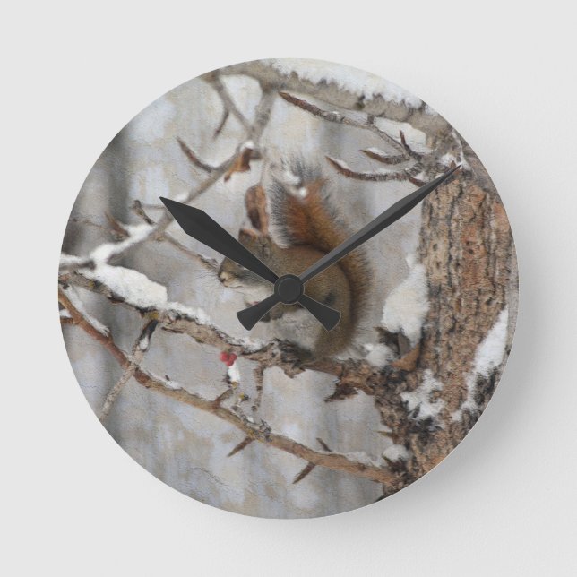 Horloge Ronde Écureuil d'hiver, neige et baies rouges Conception (Recto)