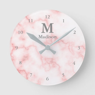 Horloge Ronde Elégant Faux Marbre rose Gris Nom & Monogramme
