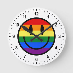 Horloge Ronde Face souriante arc-en-ciel