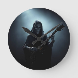 Horloge Ronde Faucheur sur scène avec guitare