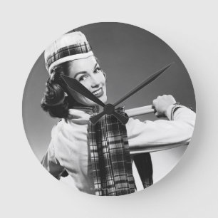 Horloge Ronde Femme dans un casquette