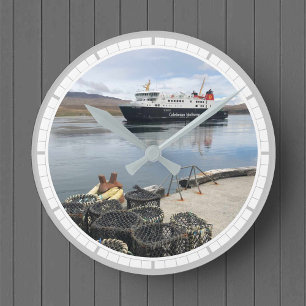Horloge Ronde Ferry et port sur l'île d'Islay, Écosse