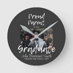 Horloge Ronde Fière personnalisée Parent de l'étudiant diplômé