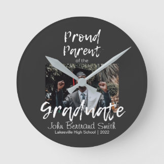 Horloge Ronde Fière personnalisée Parent de l'étudiant diplômé