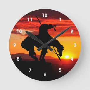 Horloge Ronde Fin de l'horloge du mur de silhouette du sentier