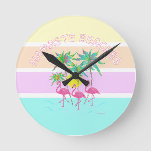 Horloge Ronde Flamants roses roses avec palmiers, Plages de Nama