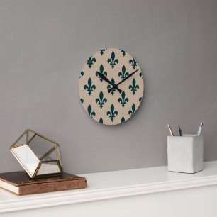 Horloge Ronde Fleur de Lis Motif, Royal French Green on Cream