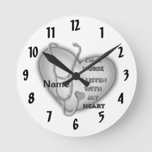Horloge Ronde Grosse infirmière de coeur gris