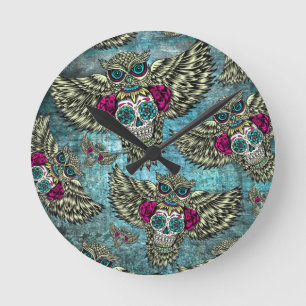Horloge Ronde Hiboux grunges avec des crânes de sucre
