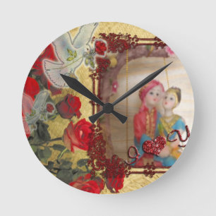 Horloge Ronde Impression d'art graphique de portrait de poupée d