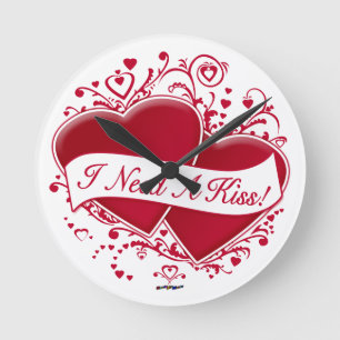 Horloge Ronde J'ai besoin d'un baiser ! Cœurs rouges