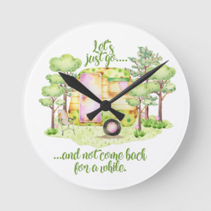 Horloge Ronde "Juste partons" - rétro caravane de campeur