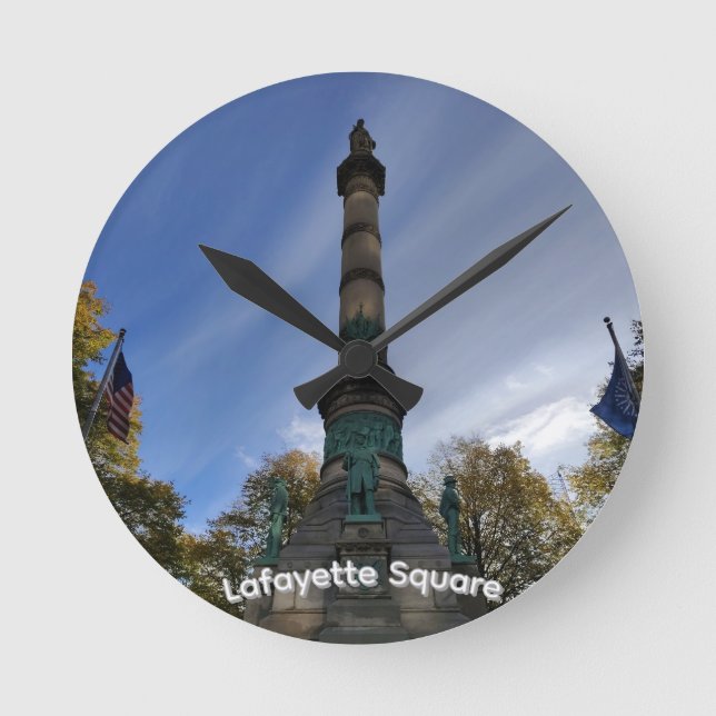 Horloge Ronde Lafayette Square Wall Clock (Recto)