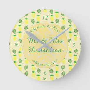 Horloge Ronde Mariage d'été tropical Ananas et Palm Feuille