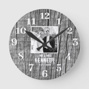 Horloge Ronde Mariage photo en bois rustique noir et blanc