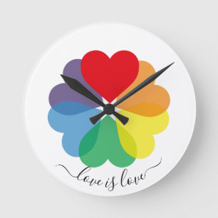 Horloge Ronde Moderne Rainbow Hearts L'amour est l'amour