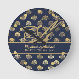 Horloge Ronde Monogramme ART Déco Marine Blue Gold Shells Newlyw