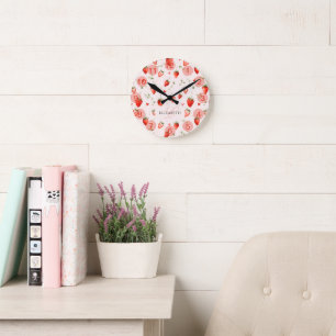 Horloge Ronde Monogramme de cœurs roses botaniques de tarte aux