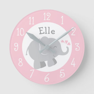 Horloge Ronde Monogramme personnalisé d'éléphant rose et gris mo