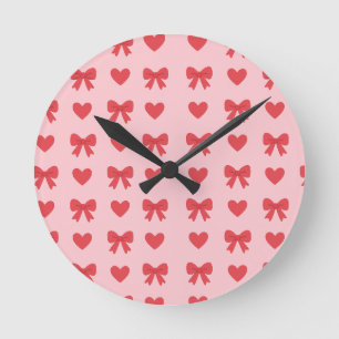 Horloge Ronde Motif Cœurs Roses et Rubans Doux