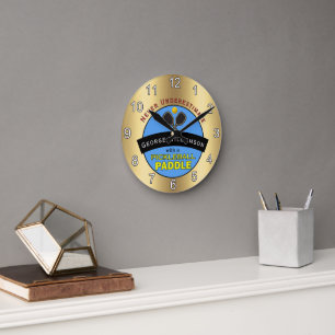 Horloge Ronde Ne sous-estimez jamais nom avec une raquette de Pi