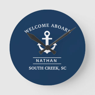 Horloge Ronde Nom du monogramme personnalisé Marine Blue Welcome
