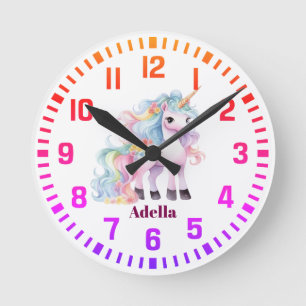 Horloge Ronde Nom personnalisé cool Rainbow Unicorn