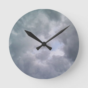 Horloge Ronde Nuages en forme de croissant