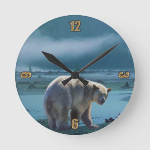 Horloge Ronde Ours fantôme rare et paysage faunique de la rivièr