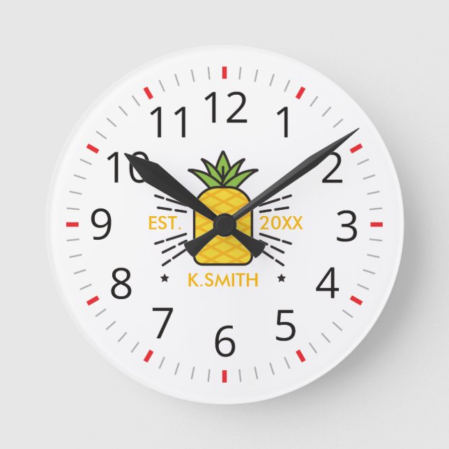 Horloge Ronde Personnalisable . Monogramme. Fruits mignons. Anan (Recto)