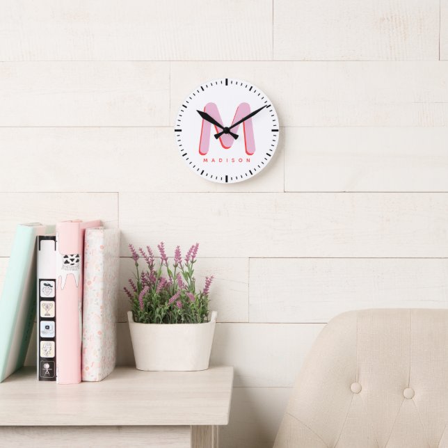 Horloge Ronde Petit Cute Fun Custom Nom 3D Monogram (Salle de lecture)