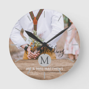 Horloge Ronde Photo Rustic Collage Monogram NEWLYWEDS WEDDING