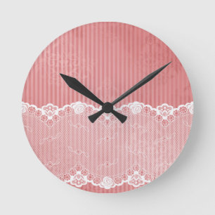 Horloge Ronde Pink and white background with black lace