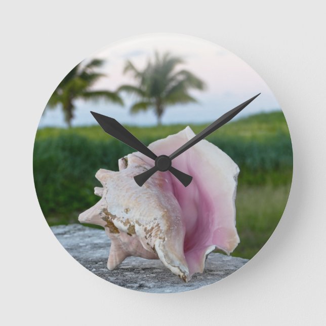 Horloge Ronde Queen Conch Shell sur un mur, affiche des Bahamas (Recto)