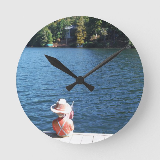 Horloge Ronde Red, White, Blue : Boy Sitting on Dock with Flag (Recto)