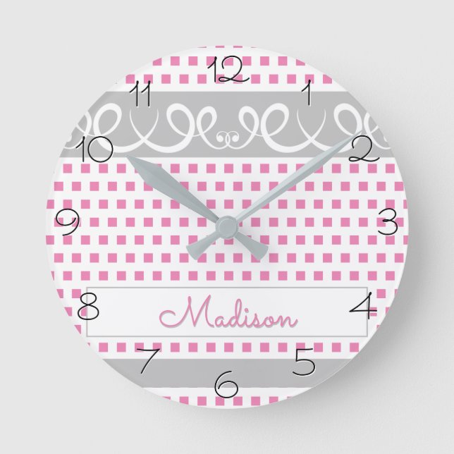 Horloge Ronde Rose Féminin à pois et tourbillons avec nom (Recto)