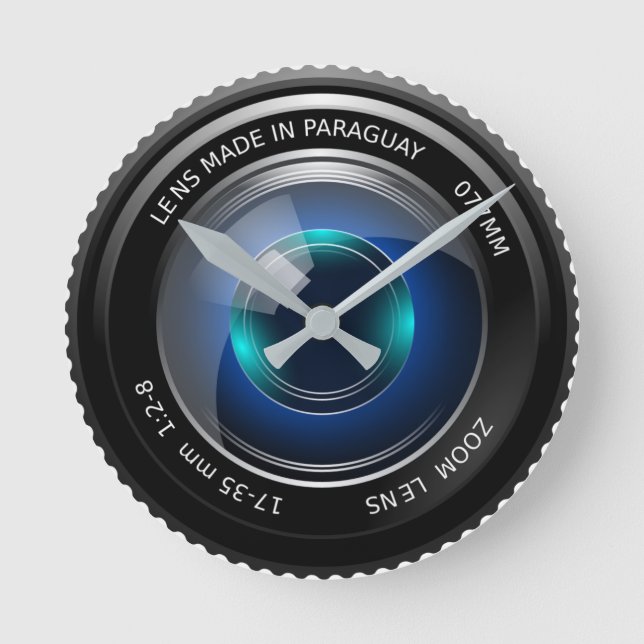 Horloge Ronde Round faced clock with SLR zoom lens (Recto)