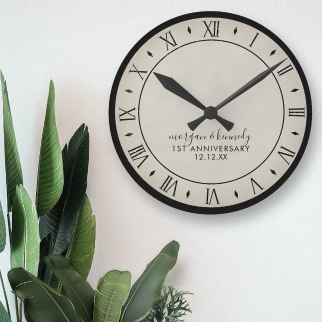 Horloge Ronde Rustic Paper 1st Wedding Anniversary Wall Clock (Add your name and special anniversary date)