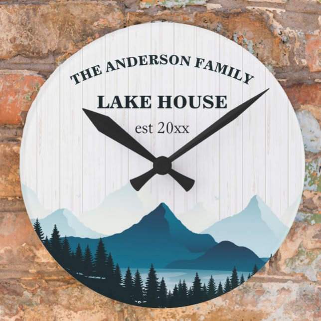Horloge Ronde Rustique White Wood Personnalisé Nom de famille La (Créateur téléchargé)
