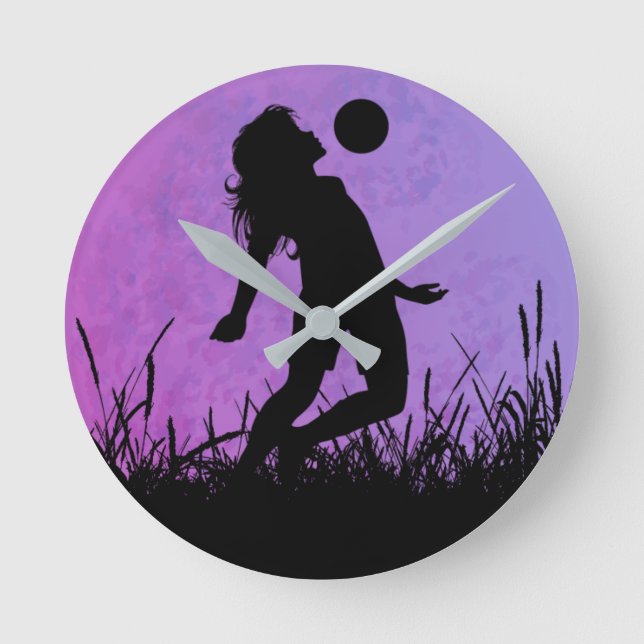 Horloge Ronde silhouette de fille de soccer (Recto)