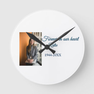 Horloge Ronde simple Ajoutez votre photo texte souvenir commémor